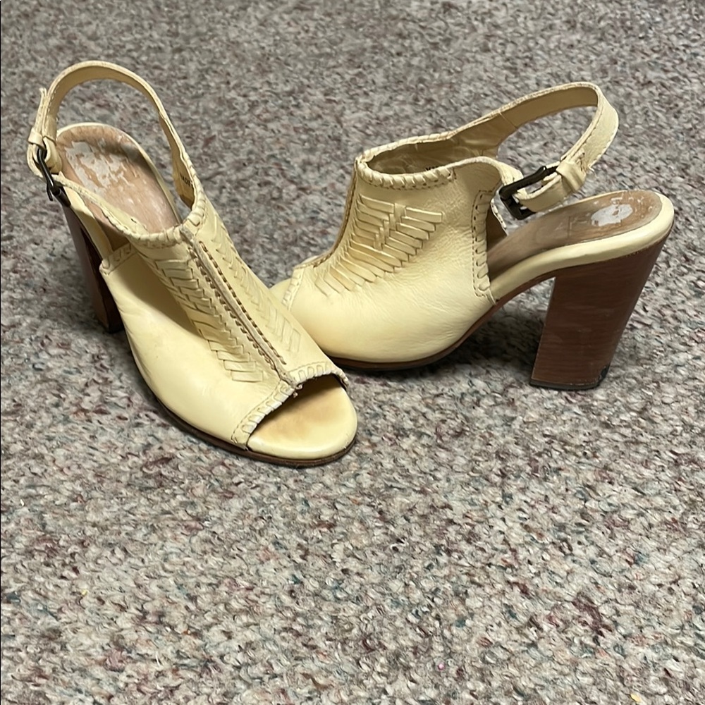 Frye Cream leather Women's Heeled Sandals